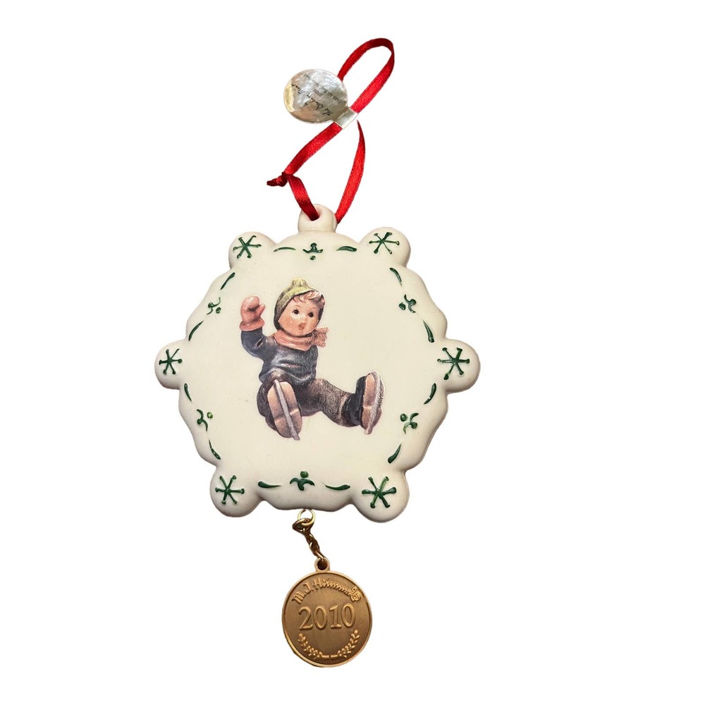 2010 Danbury Mint Annual Hummel Ornament